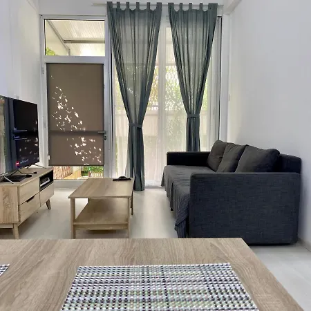 דירה Tsimintia Ground Floor 03 *